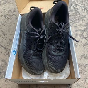 Hoka | bondi all black